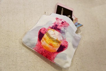 MR DIM SUM BEAR 斜挎包