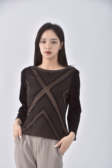 (S) shyontyieei羊毛黑色長袖上衣