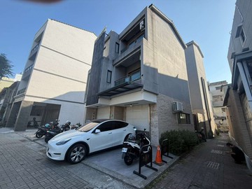 安平路8米大面寬電梯店住｜台南市安平區安平路
