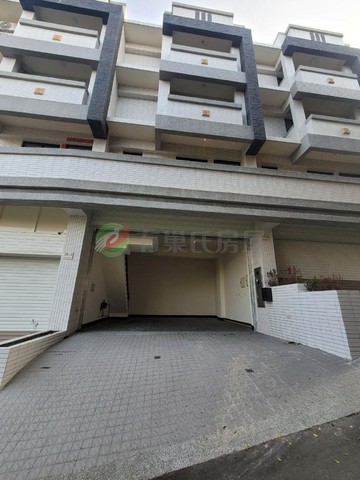 全新完工｜靜逸小區大面寬車庫別墅｜台中市豐原區豐年路