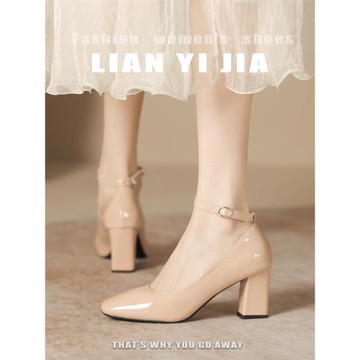 2024新款裸色漆皮方頭粗跟高跟鞋一字扣加寬加肥瑪麗鞋大碼41一43