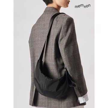 門農男女小號黑色休閑運動斜挎餃子包寬肩帶單肩包尼龍設計師品牌