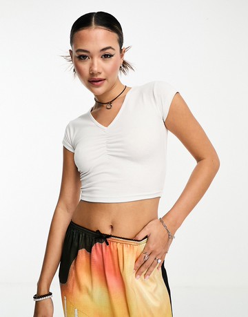 Daisy Street ruched v neck baby tee in white