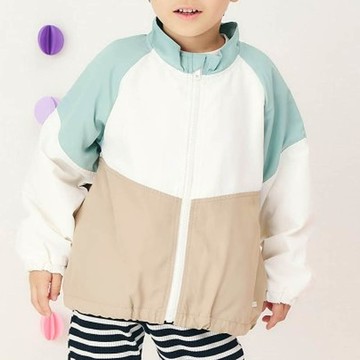 日本 apres les cours - [經典必收]防潑水百搭輕巧風衣外套-撞色-綠白杏