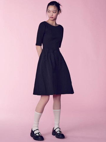 Jersey Patch Flared Midi Dress_Black