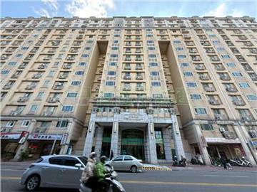 藝文特區旁三房車｜桃園市桃園區莊敬路二段