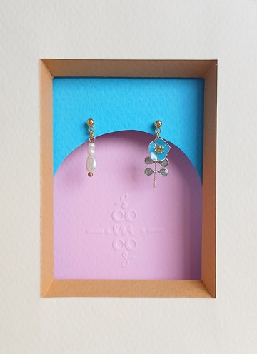 可愛小花耳環(滿瀉的花邊)單邊真珠款式