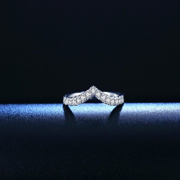 莫桑石 莫桑鑽 v型設計款女鑽戒 台北門市 客製化訂製白金