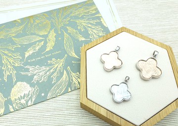 鎳鐵隕石幸運草造型墜飾-18mm玫瑰金