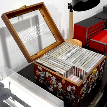 免運 附發票 超低價 工廠直銷 木質復古風格CD/磁帶收納盒鋼琴花紋折疊盒 霉霉周邊收藏盒帶蓋 快速發貨