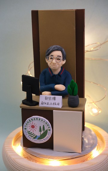 榮休記念小禮品,可客製名字.提供相片客製人物造型(辦公室造型)