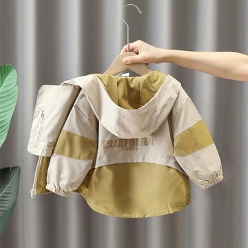 兒童風衣外套春秋款男童連帽上衣2026春季新款痞帥男孩拼接春裝潮