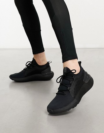 Under Armour HOVR Phantom 3 SE trainers in triple black