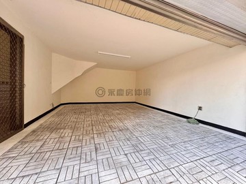 北區六米大面寬挑高樓中樓5房車墅｜台南市北區賢北街