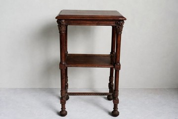 古董雕花小方桌