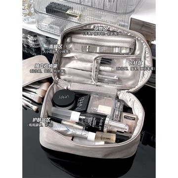 超火化妝包防水便攜女旅行大容量洗漱包化妝品耐臟2023新款收納包