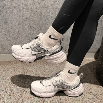 S.G Nike Wmns V2K Run HF5342-100 女 運動休閒鞋 復古 跑鞋 透氣 緩震 白黑
