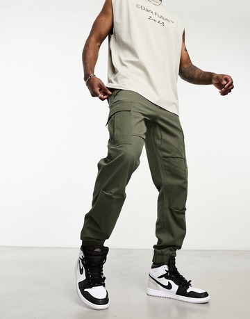 ASOS DESIGN tapered cargos in khaki-Green