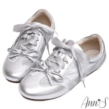 Ann’S走路像雲端第五代小白鞋 雙蝴蝶結超軟膠底德訓鞋-銀