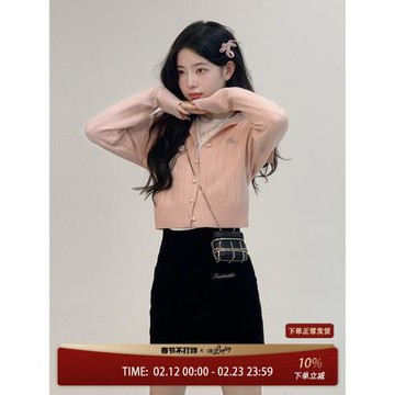 花鈴太太半身裙女2023新款早春季黑色顯瘦搭配氣質高級絲絨短裙