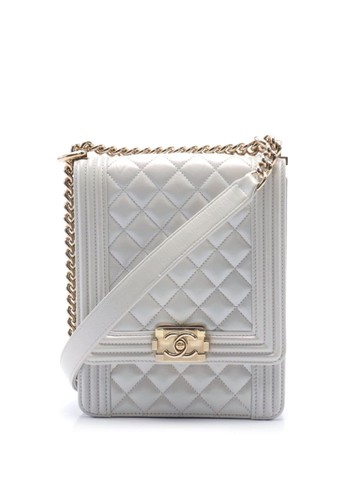 CHANEL Pre-Owned - 2019 Boy Chanel shoulder bag - women - Calf Leather - One Size - White