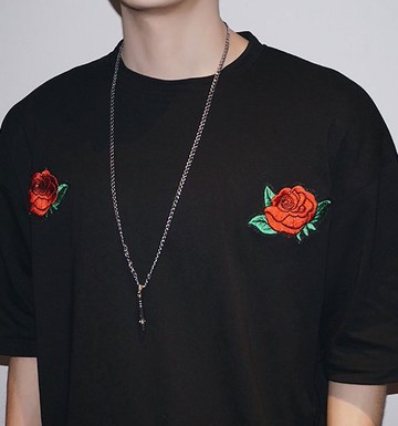 FINDSENSE H1 2018 夏季 新款 個性刺繡玫瑰花 純棉  半袖  時尚 短袖 T恤  潮男