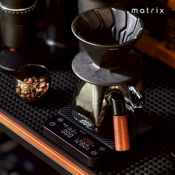 【Matrix X HARIO】M2 Pro AI大師 咖啡秤+α 阿爾法溫控細口壺650ml 黑/白 組合 /AI智能引導/粉液比/手沖V60濾杯/手沖咖啡壺 禮物 情人節 生日 送禮