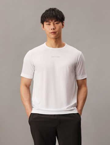 Calvin Klein 基本款標誌 T 恤