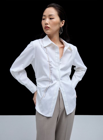 品牌刺繡收腰襯衫