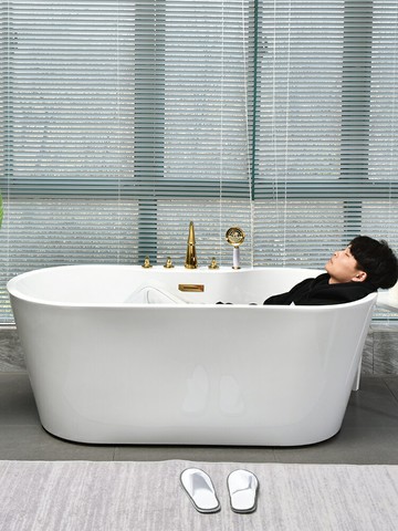 優購生活~歐式酒店民宿金色五件套龍頭浴缸網紅獨立式亞克力家用小戶型浴盆亞克力浴缸 衛浴浴盆 沐浴桶 浴桶 泡泡浴 泡澡桶  亞克力浴缸 保溫小缸