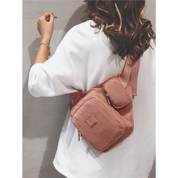 戶外運動胸包斜挎包女2025新款輕便休閑百搭騎行徒步旅行小背包包