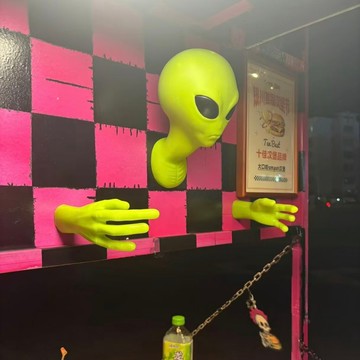 新上架👉3D立體外星人擺件 壁掛客廳房門店鋪墻面氛圍感裝飾品布置拍照道具交換禮物 送朋友禮物