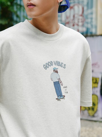 滑板鬍子男背圖短T