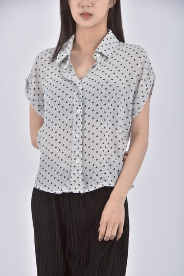 (S) 點點白色短袖上衣