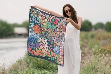 Keukenhof Scarf 花園手工圍巾/絲巾 - 黑色