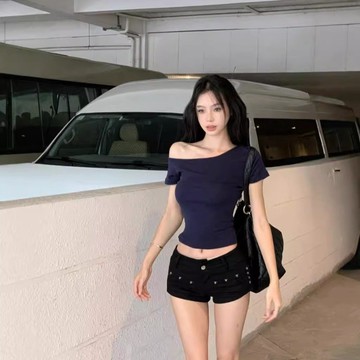 新品 純欲斜露肩 短袖T恤女 小紅書熱銷 性感衣物 短款露臍 修身百搭 學生上衣 ins潮