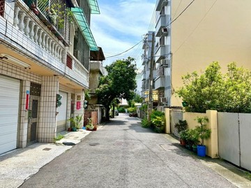 R18油廠國小捷運站#莒光商圈大面寬庭園車庫別墅｜高雄市楠梓區新昌街