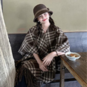 【Decoy】英倫復古 格紋保暖斗篷加厚圍巾披肩/棕色