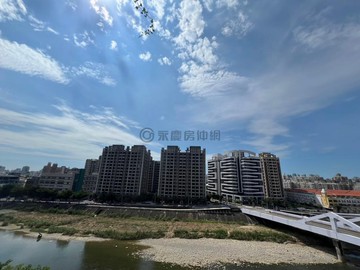 寓上樂灣 河岸第一排，輕屋齡三房B1平車｜台中市太平區旱溪東路二段