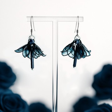 簡約黑藍立體花瓣垂墜樹脂耳環耳勾耳夾