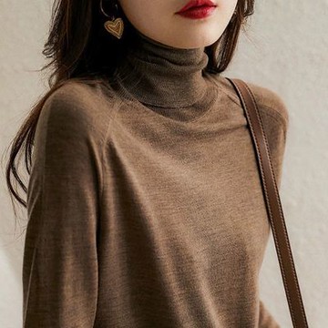 【LANNI 藍尼】現+預 高領素色內搭上衣(女裝/女上衣/休閒/百搭/純色)