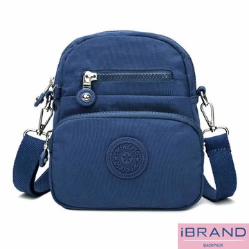 iBrand 輕盈多隔層素色防潑水尼龍側背包 -新寶藍 MDS-8641