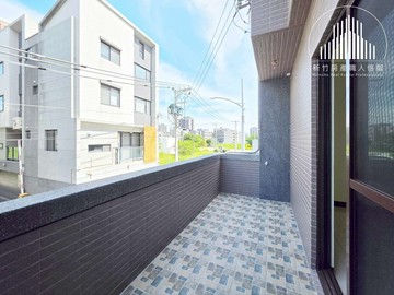 全新電梯別墅｜未住過、四套房、孝親房《新竹北區》｜新竹市北區港清三街