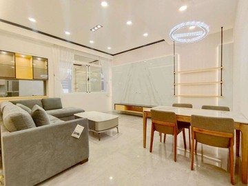 仁武近澄清湖翻新有充電樁雙套房精品車墅｜高雄市仁武區新生路