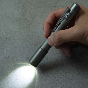 美國 kikkerland 應急工具戶外迷你袖珍手電筒