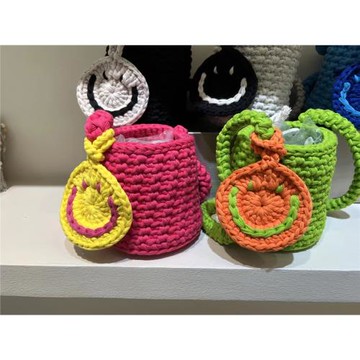 手工編織單肩水桶包包女鉤針毛線制作泫雅同款包笑臉掛飾個性自制
