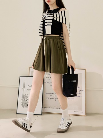 簡約素色腰鬆緊抽繩短褲