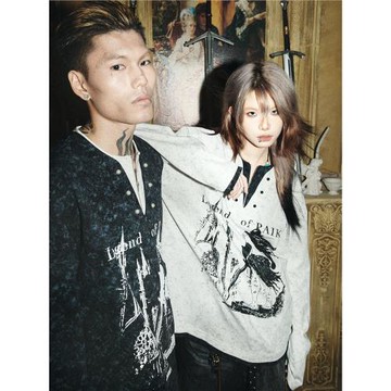 PAIKI「賽勒斯帝國」騎士古堡 亨利領珍珠扣假兩件V領長袖T衛衣男