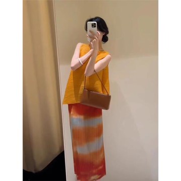 外貿品牌撤柜清倉三宅褶皺無袖上衣套裝女夏款半身裙休閑氣質穿搭