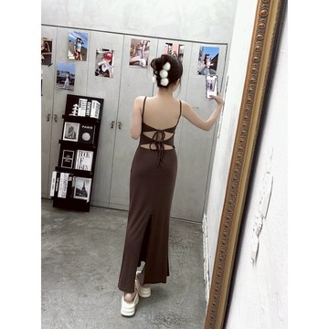 不只辣妹限定💘美背後綁帶魚尾長洋裝 可拆式手掌厚杯 彈力棉料 下圍鬆緊 美背洋裝 連衣裙 吊帶長裙 約會穿搭 性感